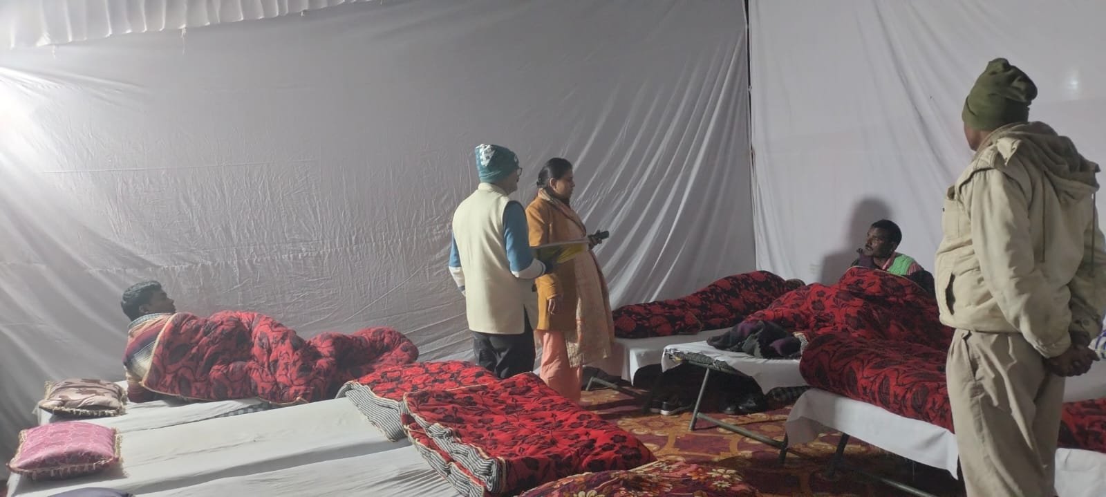 रायबरेली में अपर जिलाधिकारी ने किया रैन बसेरा का निरीक्षण