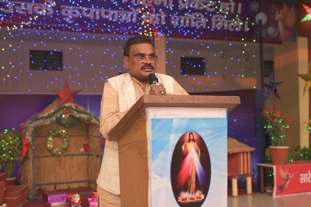 रायबरेली-मानव समाज के विकास के लिए शिक्षा महत्वपूर्ण - शत्रोहन सोनकर