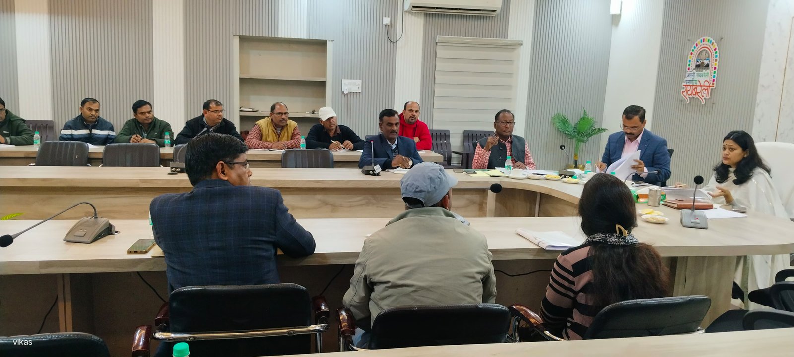 रायबरेली-जिलाधिकारी की अध्यक्षता में उद्यान विभाग की योजनाओं की समीक्षा बैठक संपन्न