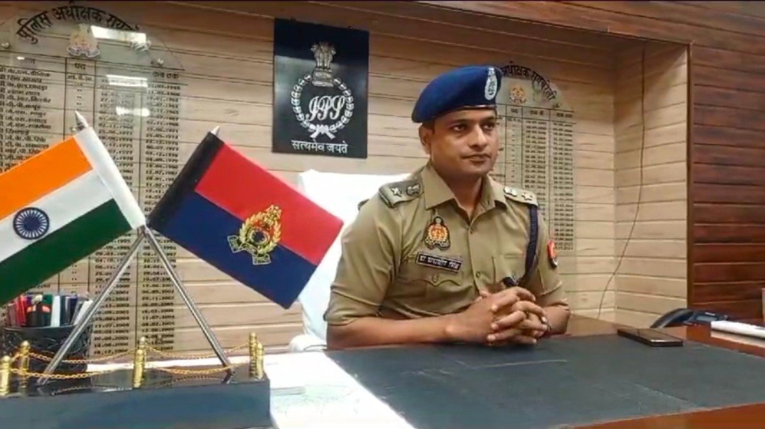 रायबरेली- देर रात एसपी यशवीर सिंह ने चलाई तबादला एक्सप्रेस