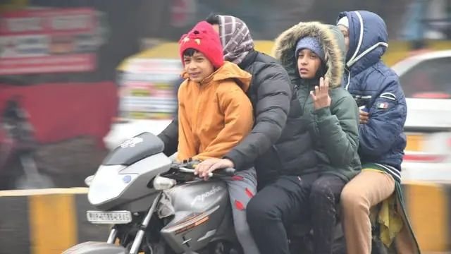 यूपी में जल्द नहीं थमेगा भीषण ठंड का कहर, मौसम विभाग ने की डराने वाली भविष्यवाणी