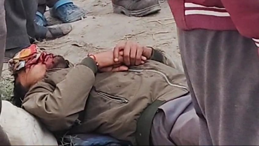 रायबरेली-बाइक अनियंत्रित होकर ई रिक्शा से टकराई, युवक घायल