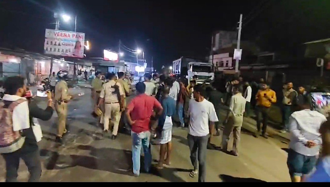 रायबरेली में  सड़क हादसे में युवती की मौत के बाद बवाल