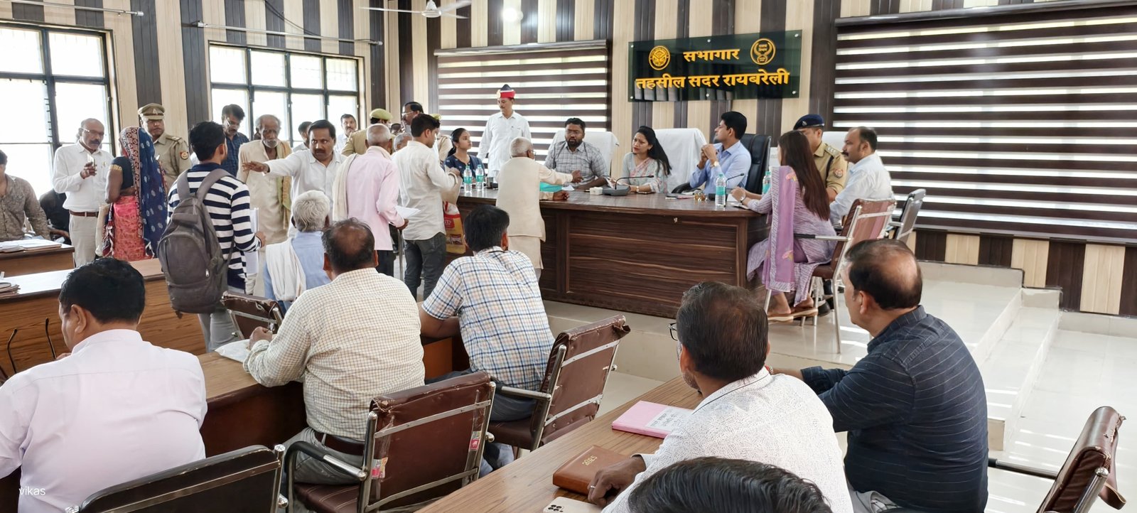 रायबरेली-तहसील सदर में जिलाधिकारी की अध्यक्षता में सम्पूर्ण समाधान दिवस का आयोजन