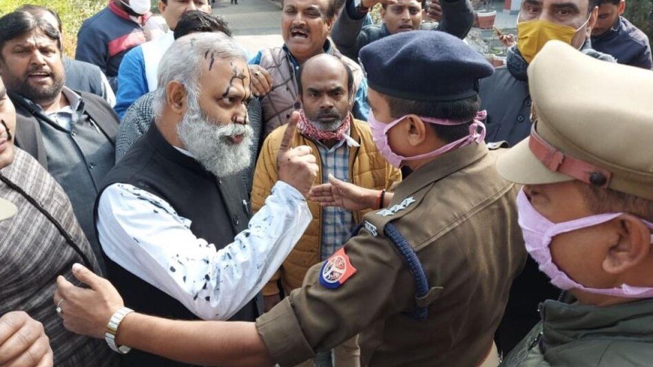 दिल्ली के पूर्वमंत्री सोमनाथ भारती कोर्ट में होंगे तलब