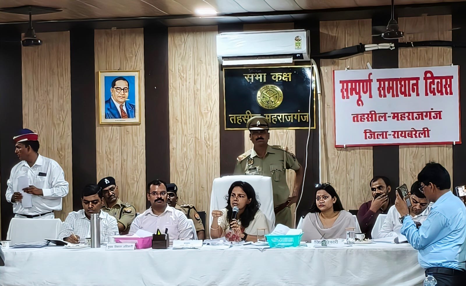 रायबरेली-तहसील महाराजगंज में मंडलायुक्त डॉ0 रोशन जैकब ने सुनीं लोगों की समस्याएं,शीघ्र निस्तारण का दिया निर्देश