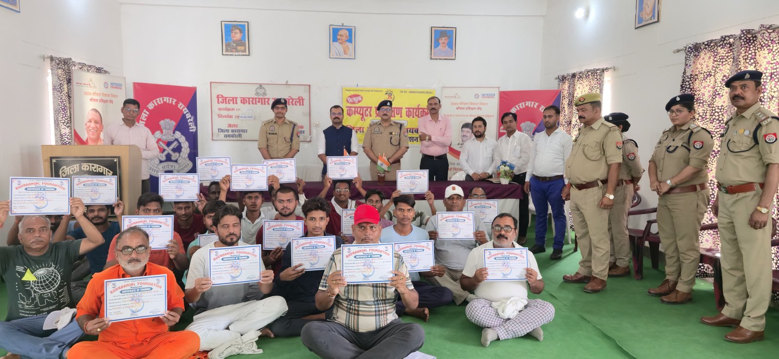 रायबरेली-सीडीओ ने उत्तीर्ण बन्दियों को प्रमाण पत्र किये वितरित