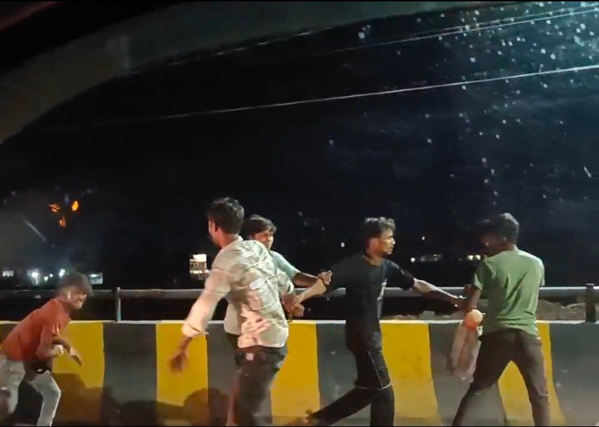 रायबरेली में दबंगों का लगातार दिख रहा आतंक