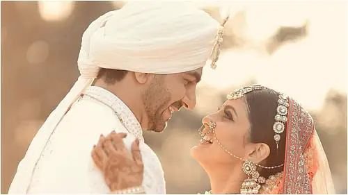 शादी के बंधन में बंधें मेघा और साहिल, एक दूजे की आंखों में खोए कपल