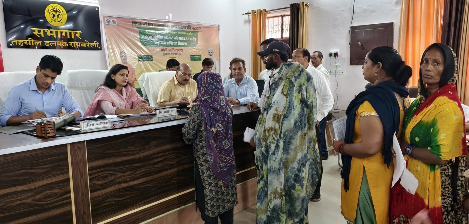 रायबरेली में डीएम के आदेश पर मात्र चार घंटे में मिला पट्टा आवंटन प्रमाण पत्र