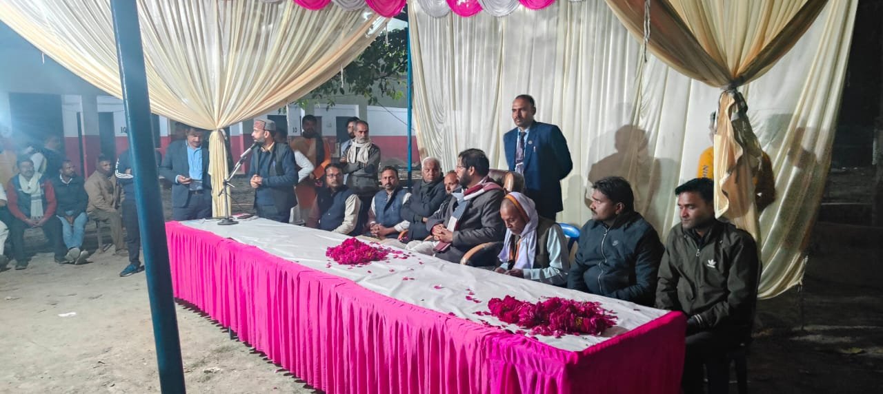 रायबरेली-पण्डित जगदीश प्रसाद स्मारक इण्टर कॉलेज में प्रबन्धक द्वार खिचड़ी भोज का आयोजन,,,, 