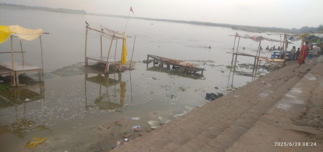 रायबरेली-बरसात के कारण बढ़ रहा गंगा का जलस्तर , 24 घंटे में दर्ज की गई तीन फिट की बढ़ोत्तरी