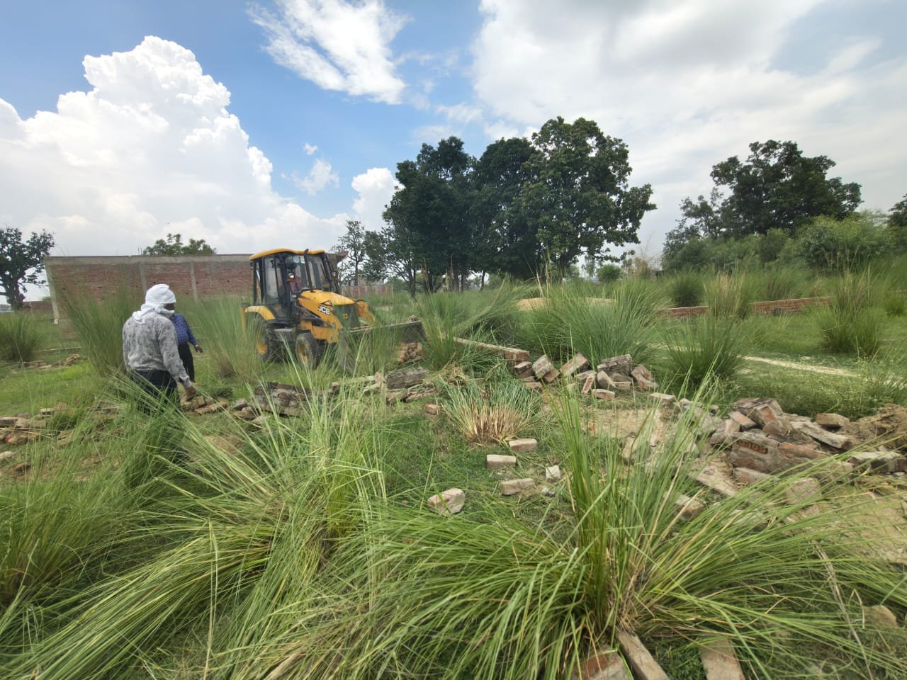 रायबरेली विकास प्राधिकरण द्वारा अवैध निर्माण के विरुद्ध की गयी ध्वस्तीकरण की कार्यवाही