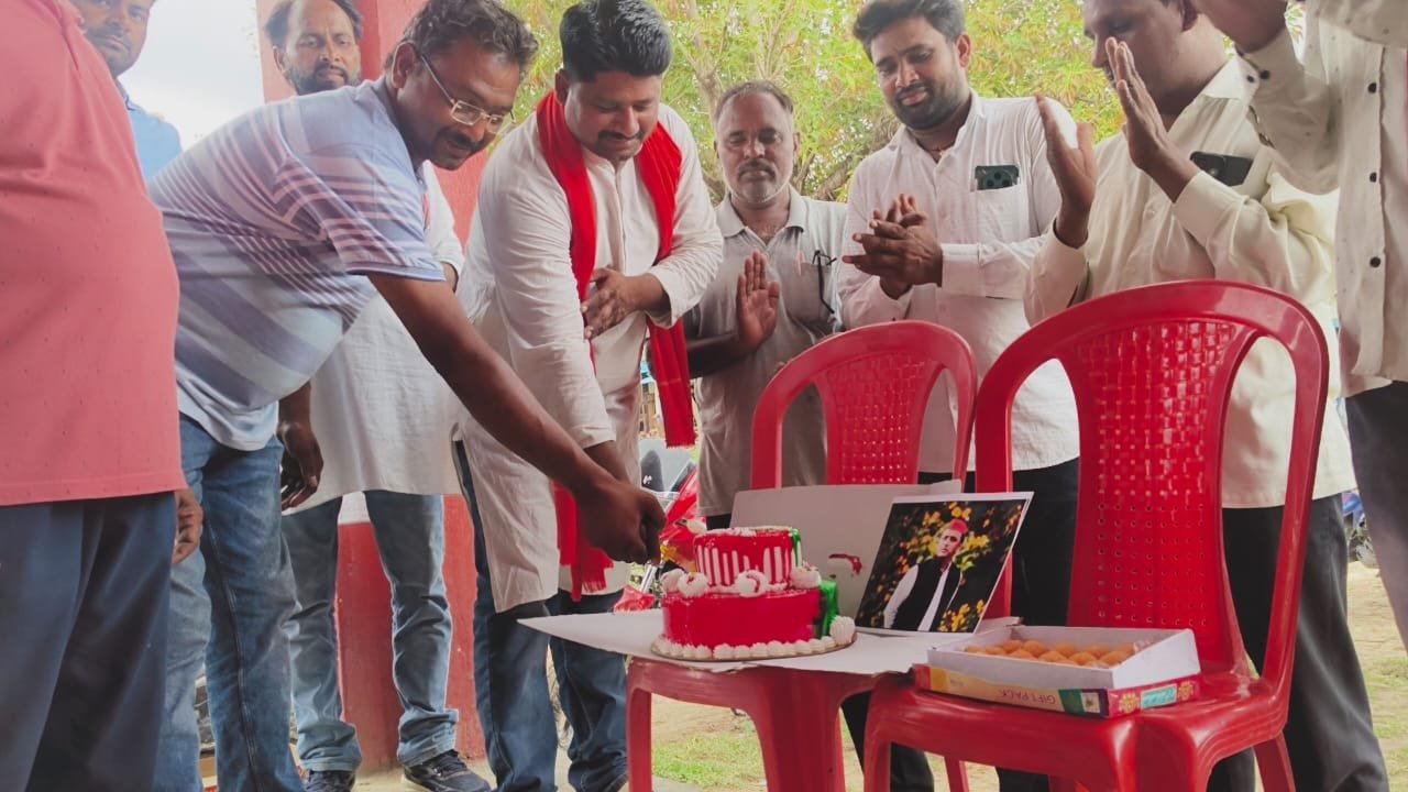 रायबरेली-ऊंचाहार में धूमधाम से मनाया गया पूर्व मुख्यमंत्री अखिलेश यादव का जन्मदिन,,, 