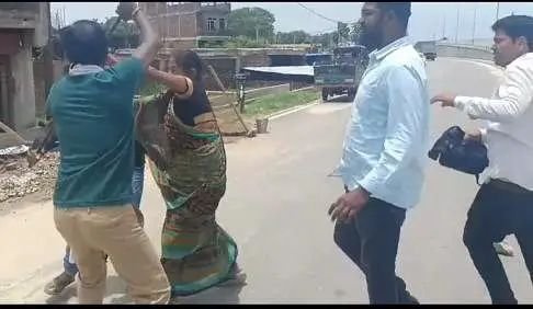 रायबरेली में रोडवेज बस चालक की दबंगई का वीडियो वायरल