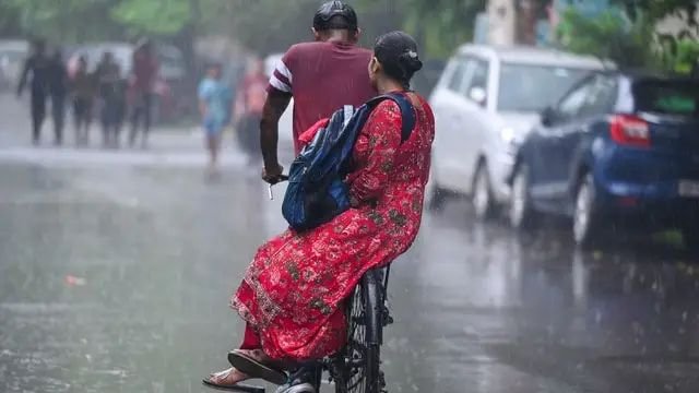 बारिश ने दिलाई गर्मी और उमस से राहत, दो दिन बरसेंगे बादल, 25 जिलों के लिए अलर्ट जारी