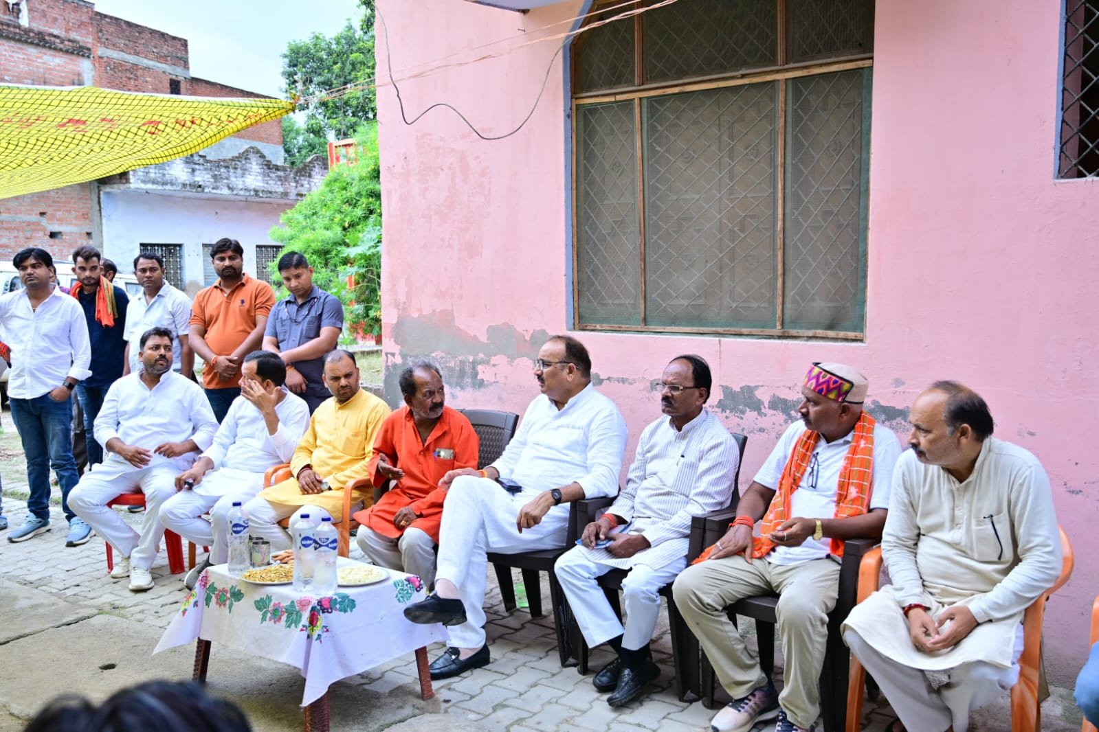 रायबरेली-पूर्व चेयरमैन की पत्नी के निधन पर राज्य मंत्री ने दी सांत्वना,,,, 