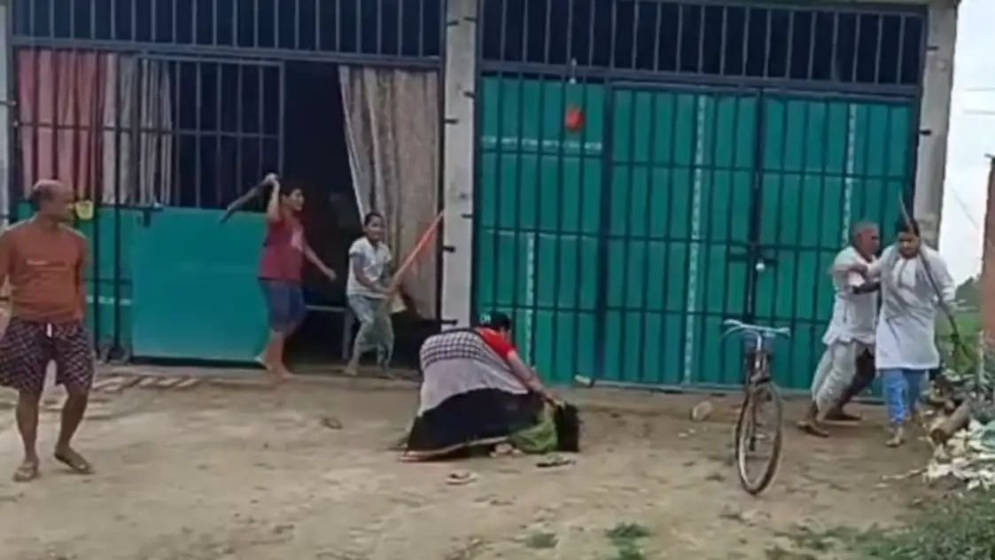 रायबरेली में दंबग महिला प्रधानाचार्य व उसकी बेटी ने मिलकर जमकर की मारपीट