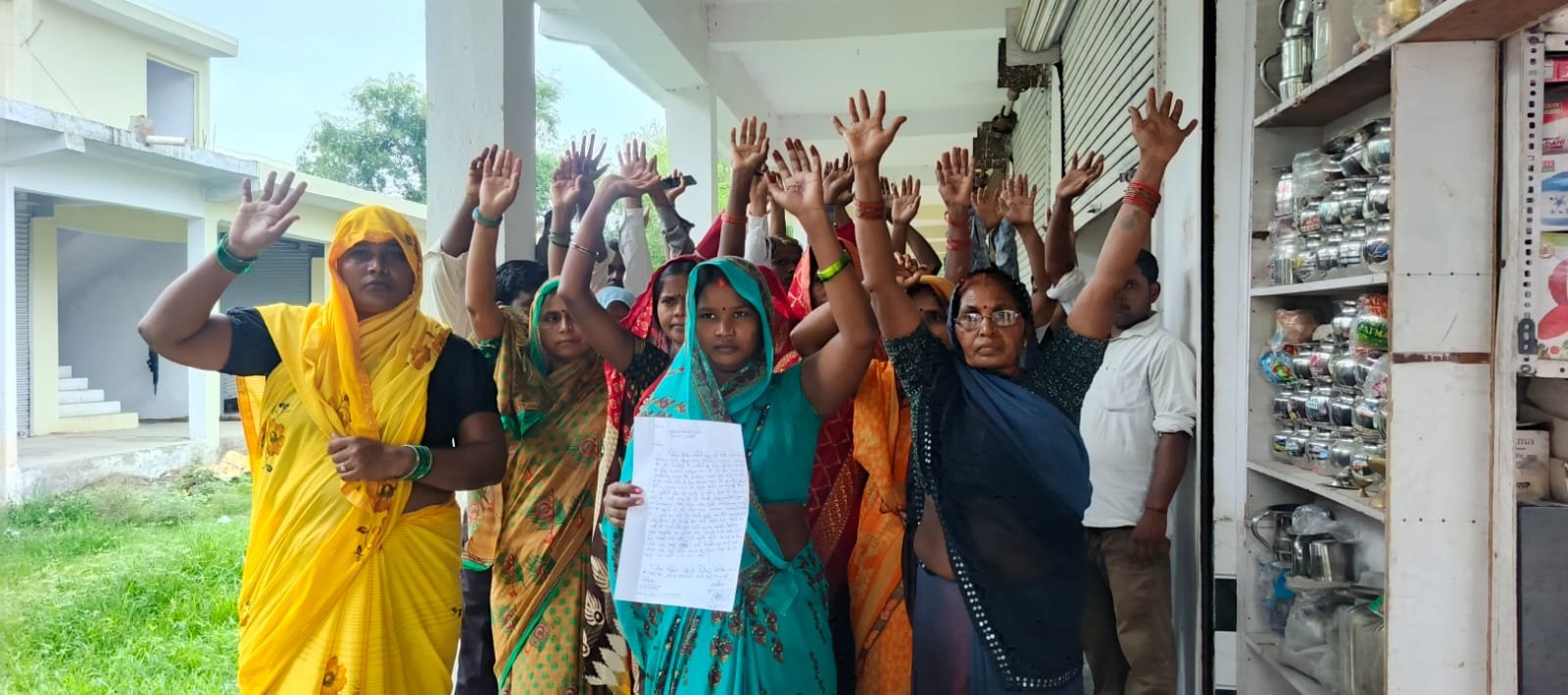 रायबरेली-बहेरवा गाँव में दबंगों का दुस्साहस: दलित महिला को रोका,दी जातिसूचक गाली और जान से मारने की दी धमकी