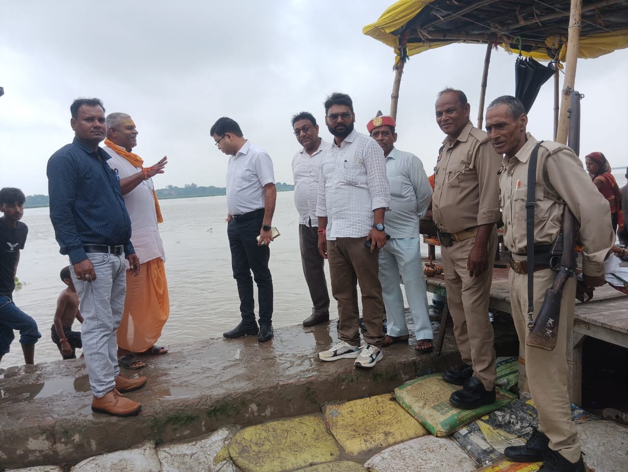 रायबरेली- ऊंचाहार एसडीएम नें बाढ़ क्षेत्र का किया निरिक्षण, दिये निर्देश,,,,, 