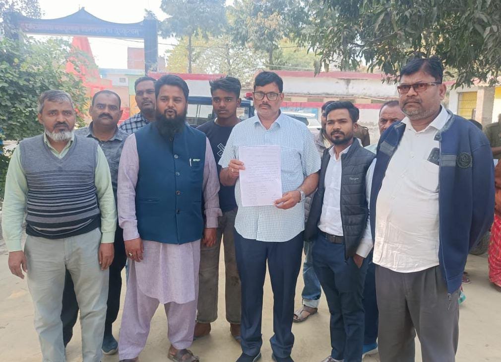 रायबरेली-साप्ताहिक बंदी का पालन न करने पर व्यापारी संगठन ने की शिकायत,,, 