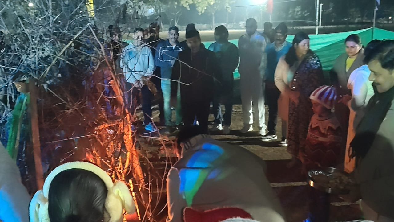 रायबरेली-ऊंचाहार एनटीपीसी सीआईएसएफ जवानों ने हर्षोल्लास के साथ मनाई लोहड़ी, परम्परा और संस्कृति का बताया उत्सव