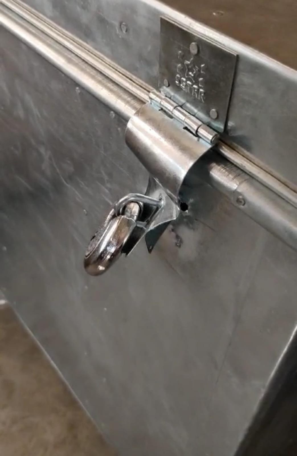 रायबरेली- सुनसान घर का ताला तोड़कर हजारों की चोरी,,, 