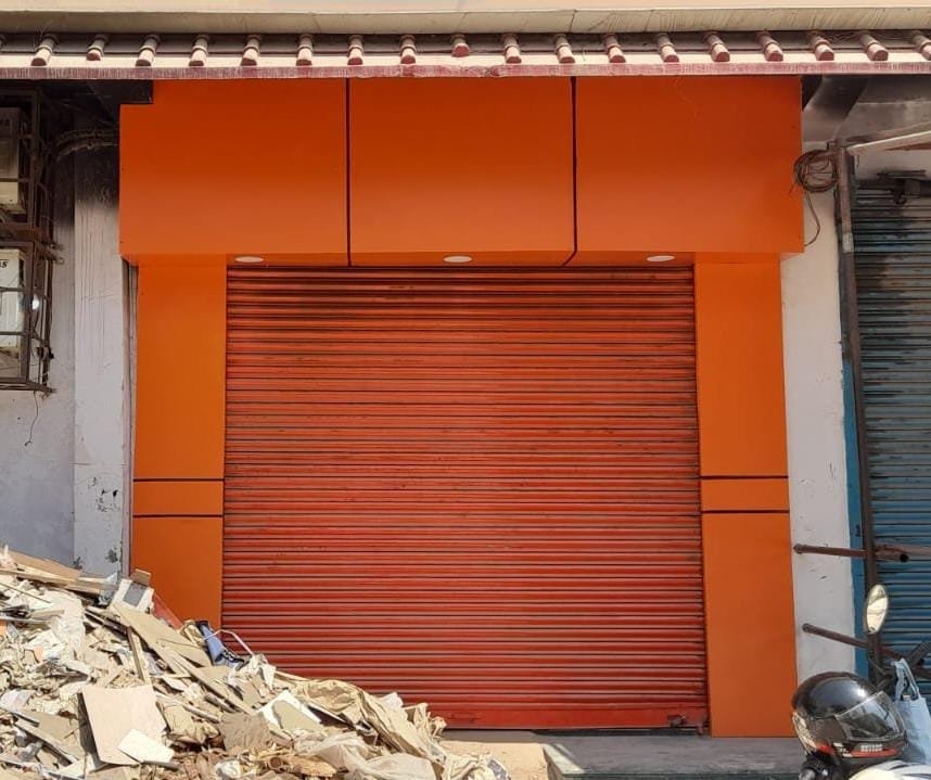 रायबरेली-होली के खुमार में बैंक मैनेजर भूल आए चाबी , दिन भर बैंक में लटकता रहा ताला,,, 