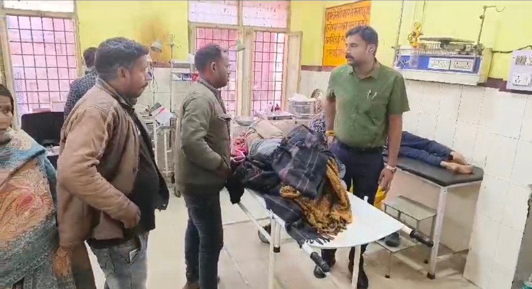 रायबरेली में शराब के नशे में लगभग आधा दर्जन लोगों ने युवक पर किया हमला।