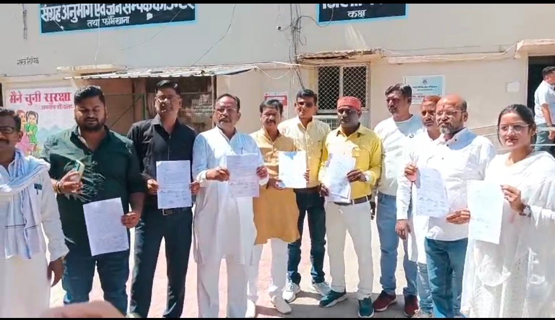 रायबरेली में नगर पालिका अध्यक्ष के विरोध में लामबंद हुए सभासद