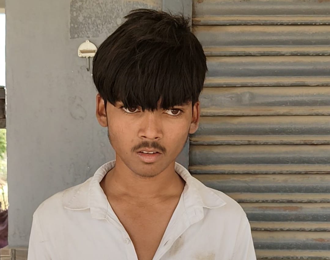 रायबरेली-छात्र को विद्यालय गेट पर लोहे की रॉड से पीटा , स्कूल न आने की दी धमकी,,,,,, 