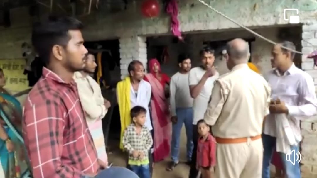 Raibareli-पुलिस की गस्त की खुली पोल अज्ञात चोरों ने लाखों का माल किया पर