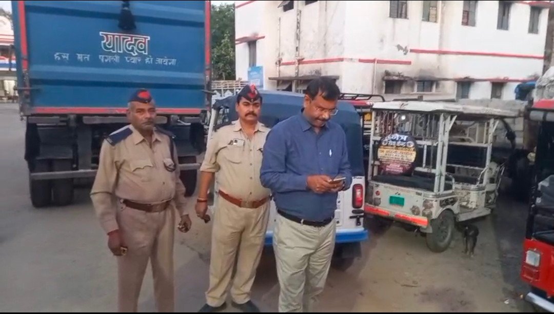 रायबरेली में एआरटीओ प्रवर्तन मनोज सिंह ने चलाया चेकिंग अभियान