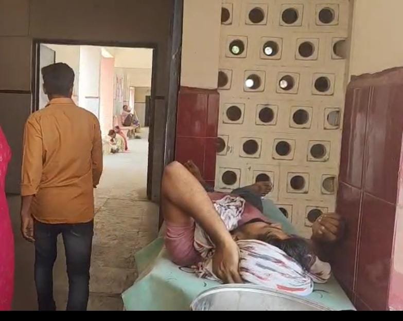 रायबरेली- ऊंचाहार कस्बे में टीन शेड रखने को लेकर दो पक्षों में हिंसक झड़प,,,,, 