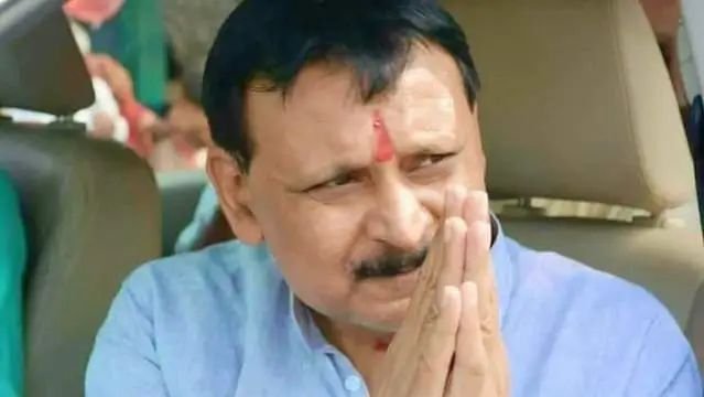 पूर्व सपा विधायक विनय शंकर तिवारी गिरफ्तार, 700 करोड़ से अधिक की रकम हड़पने के मामले में गए जेल