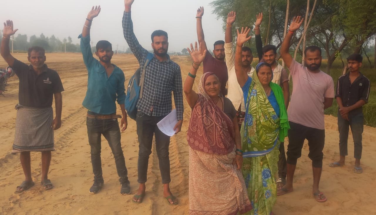 रायबरेली-बिना पैसा दिए एनएचएआई पर जबरन सड़क निर्माण का आरोप लगाते हुए काश्तकारों ने जताया विरोध