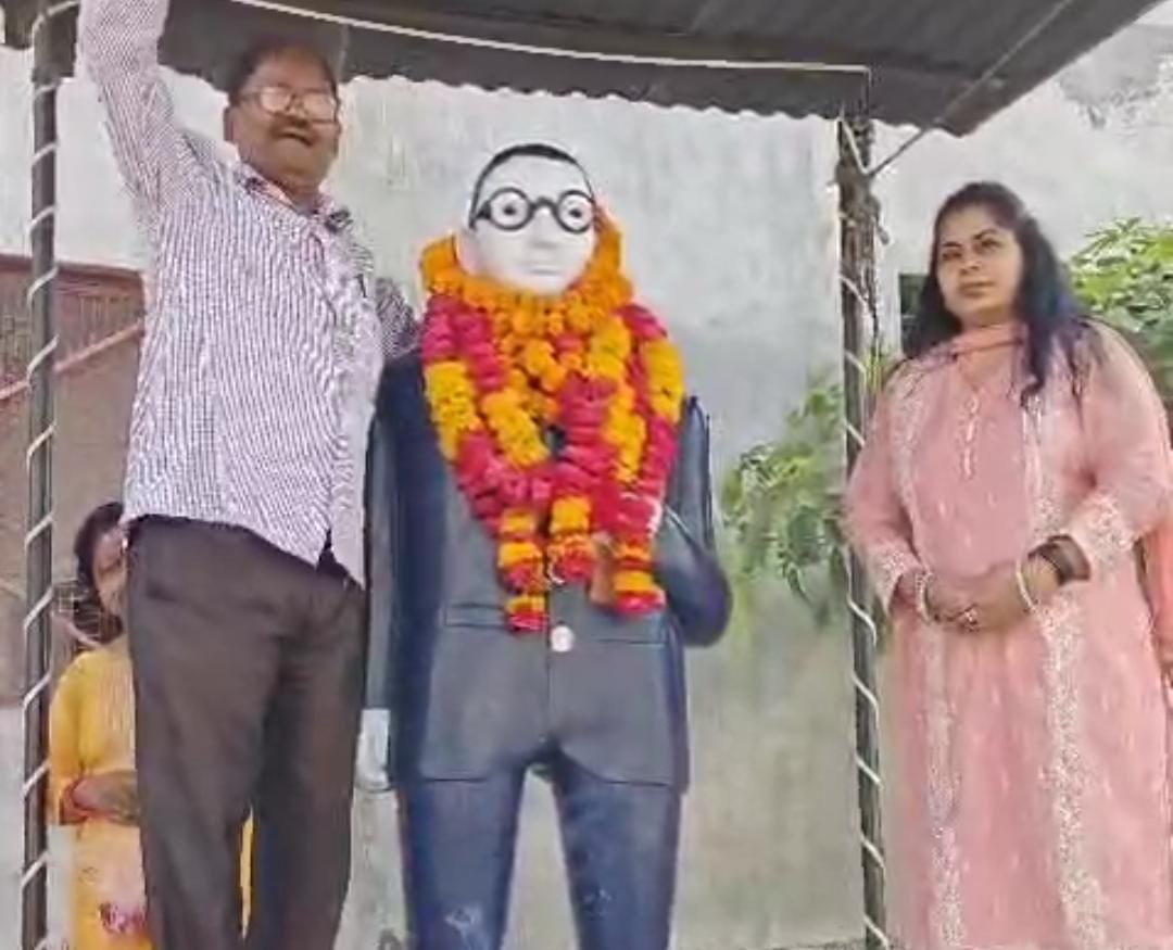 रायबरेली-महिलाओं को बाबा साहब का एक चित्र अपने मंदिर में अवश्य रखना चाहिए- पूनम श्रीवास्तव