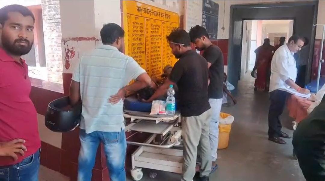 रायबरेली-दो बाईकों की आमने सामने हुइ टक्कर में दो घायल, एक रेफर,,,