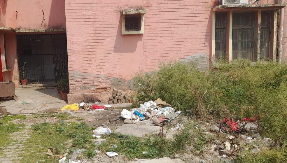 रायबरेली-सीएचसी में पैदा हो रही बीमारी , स्वच्छता बना मजाक,,, 