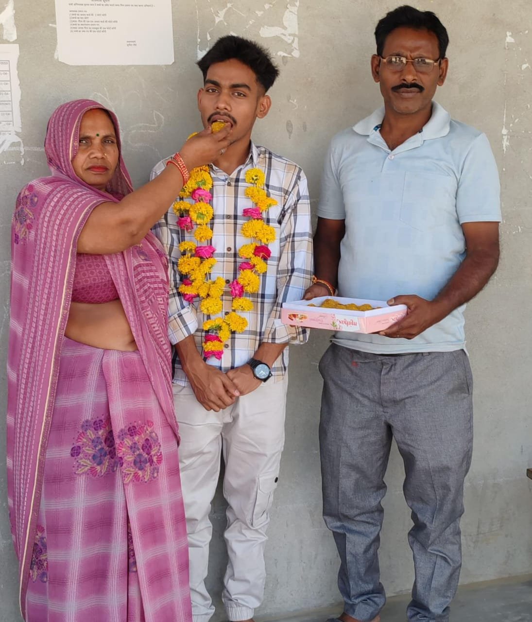 रायबरेली-राजगीर के बेटे ने रचा इतिहास , इंटर के परीक्षा में हासिल किया मुकाम,, 