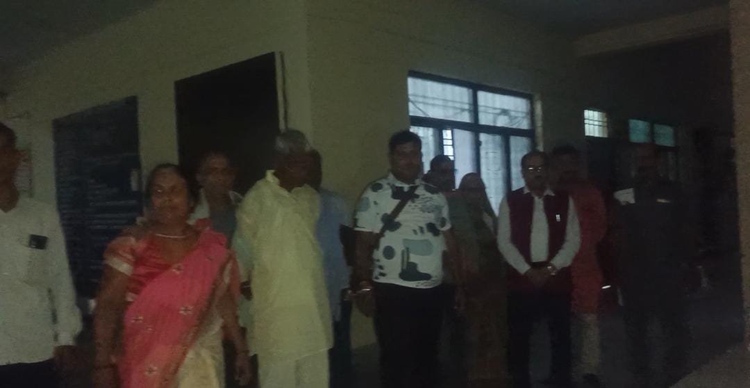 ऊंचाहार में न सरकार खौफ न उच्चाधियारियों का दबाव जमकर हो रहा गरीबों पर अत्याचार जाने क्या,, 