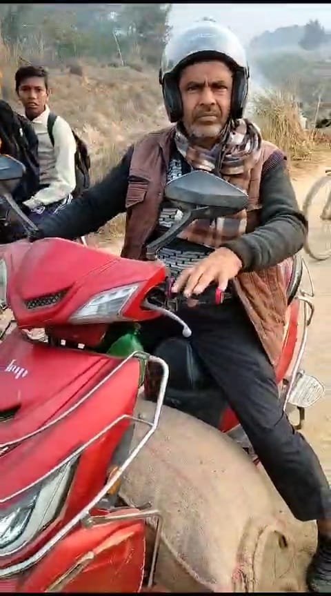 रायबरेली-आखिर क्यों प्राइमरी स्कूल के प्रधानाध्यापक को ग्रामीणो ने पकड़ा,पढ़िए पूरी खबर