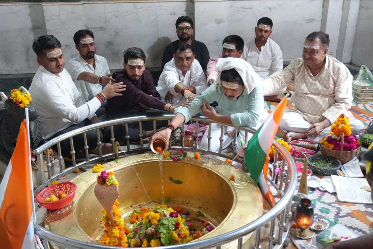 रायबरेली-बालेश्वर मंदिर में रुद्राभिषेक व महाराणा प्रताप जयंती धूमधाम से मनाई गई