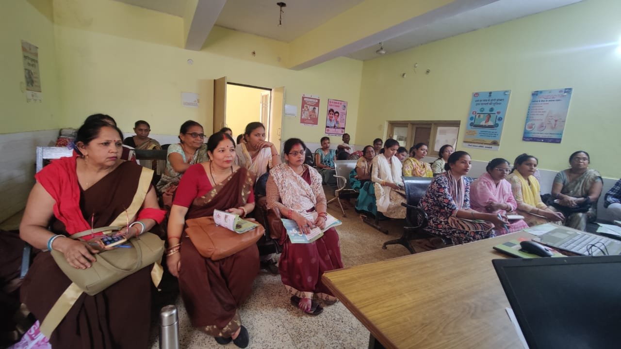 रायबरेली-एमएमडीपी किट के  संबंध में  स्वास्थ्य कार्यकर्ताओं को दिया गया प्रशिक्षण ।