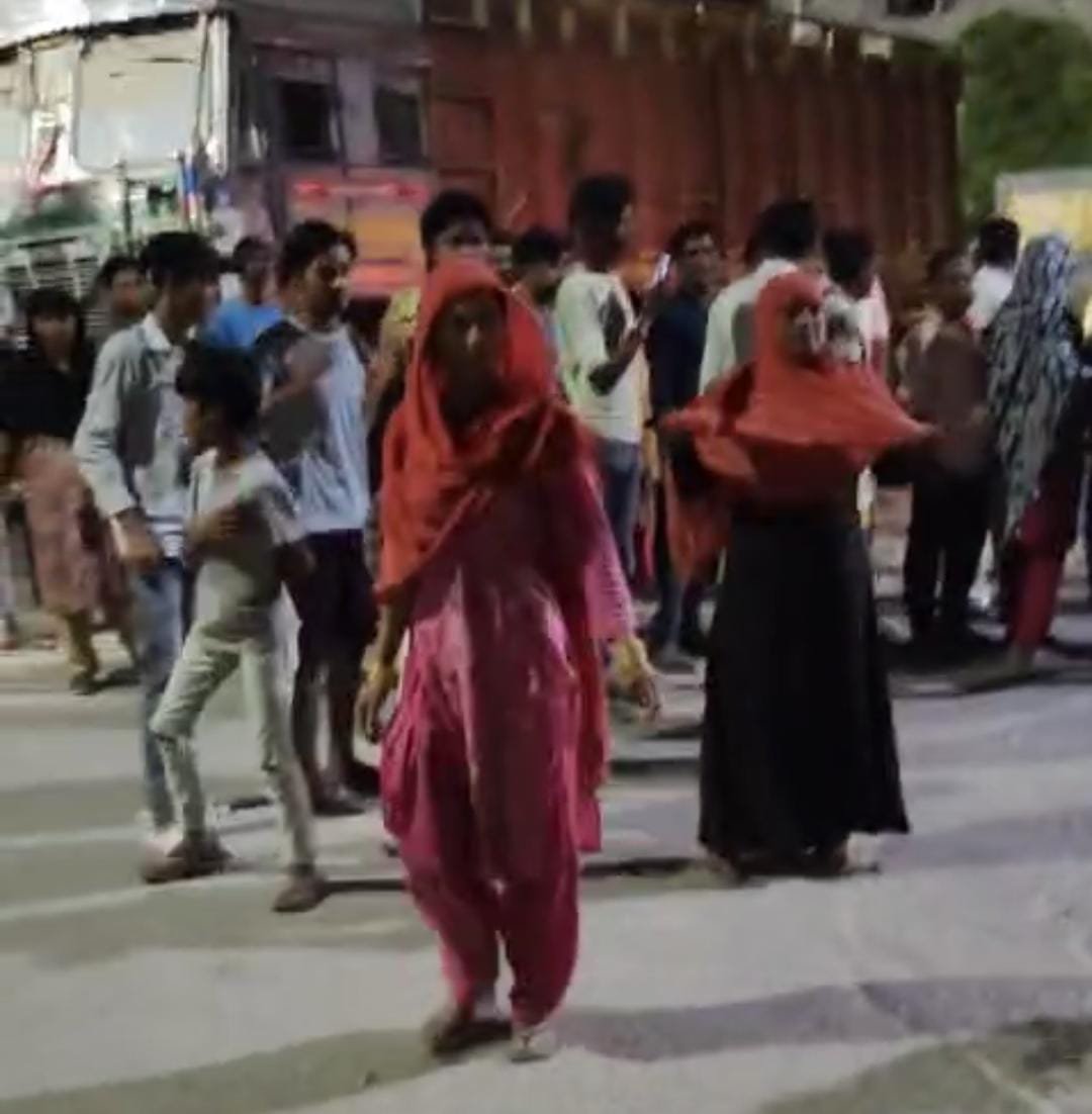 रायबरेली-मास्टरगंज़ में बकरी चोर समझकर स्थानीय लोगों ने दो युवकों को पकड़कर लाठी डंडों पीटने का आरोप,,,, 