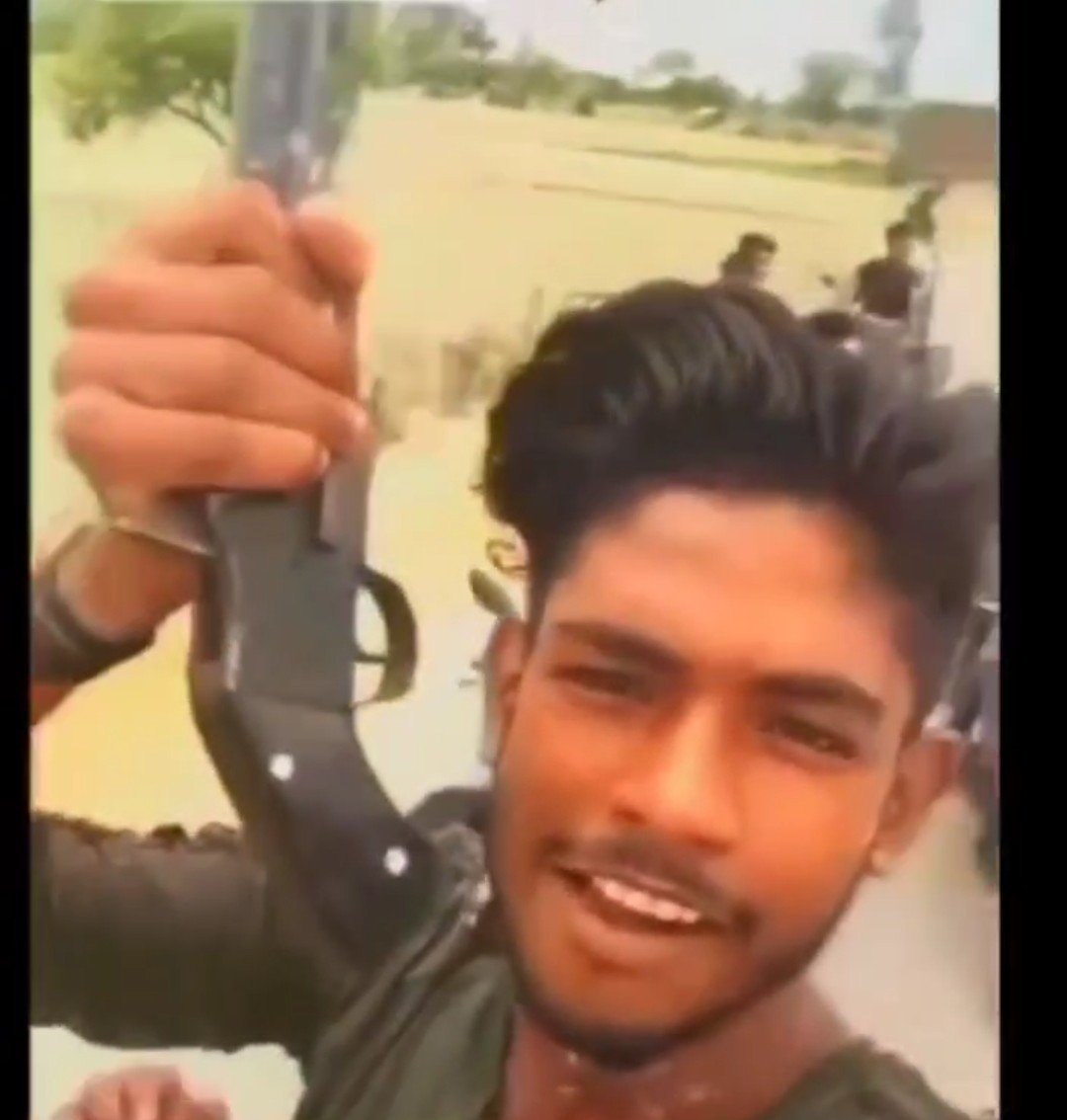 Raibareli-अवैध असलहा के प्रदर्शन पर नही लग पा रहा है लगाम