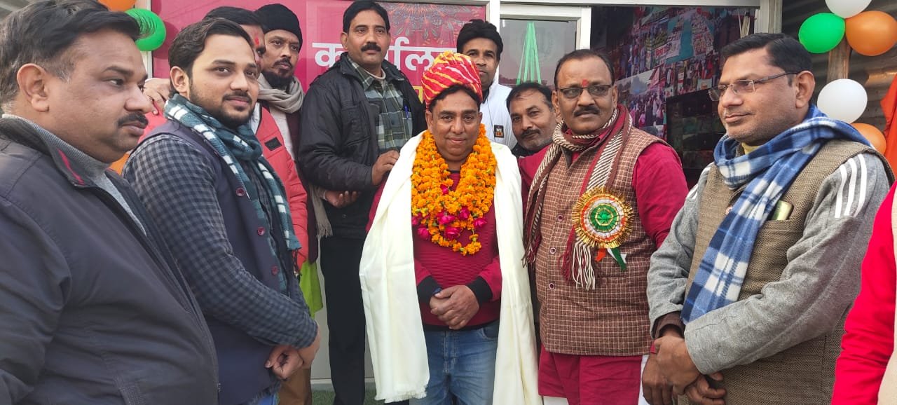 Raibareli-जिले की धरोहर को संजोने वाले परशुराम जैसे पिता,भक्त पुत्र का व्यापारियों ने किया सम्मान