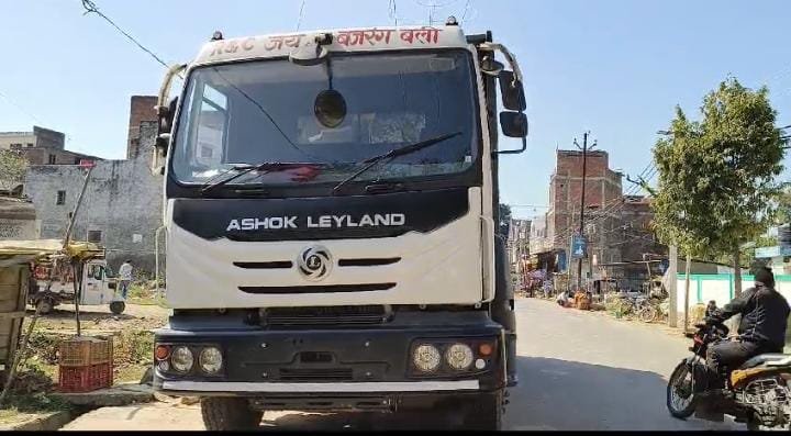 रायबरेली-एआरटीओ प्रवर्तन ने क्षेत्र में चेकिंग अभियान चलाकर एक दर्जन वाहनों के विरुद्ध की कार्यवाई 