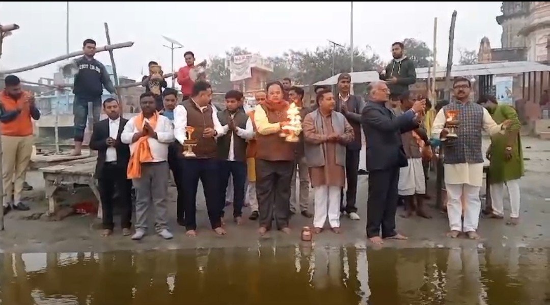 भाजपा नेता राघवेंद्र सिंह ने की गंगा आरती ,और महामंडलेश्वर से भी की मुलाकात