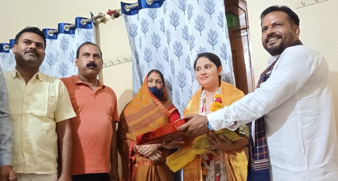 रायबरेली-ऊंचाहार की बेटी का हुआ आईआईटी  में चयन , भाजपा नेता ने बढ़ाया हौसला 